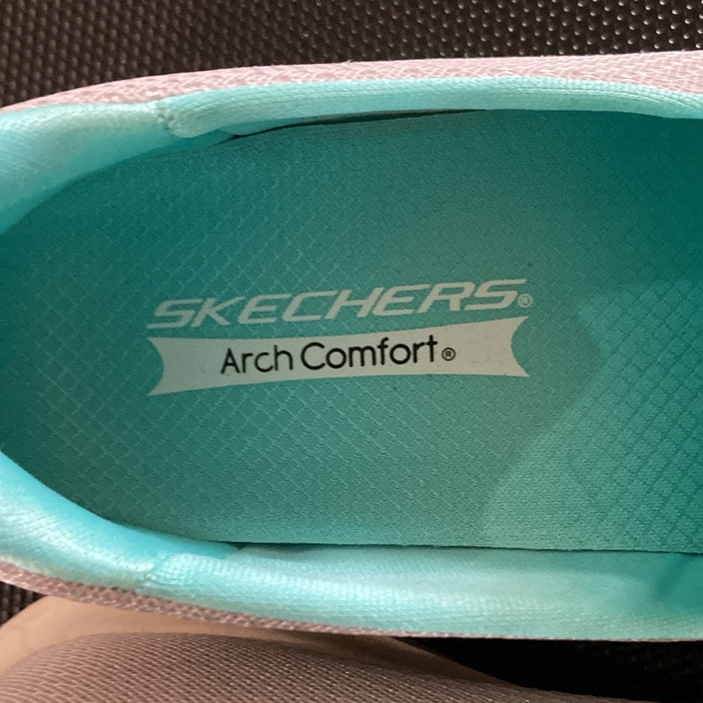 Brand New Skechers - Picture 3 of 13